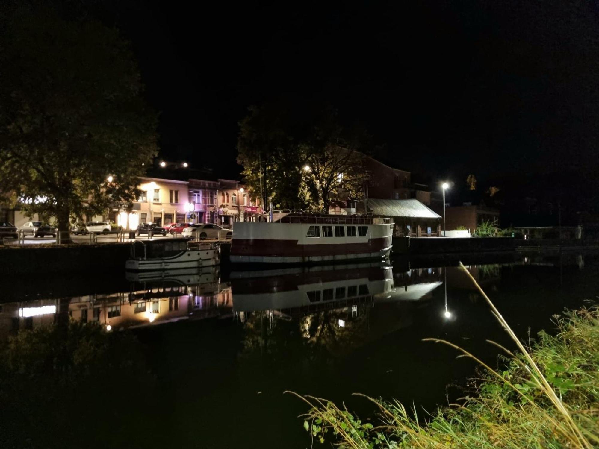 Gite Le Sambre Thuin Exterior foto